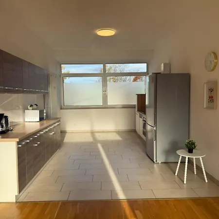 T&k - Comfortable 4 And 5 - 20min Fair Messe Cgn *