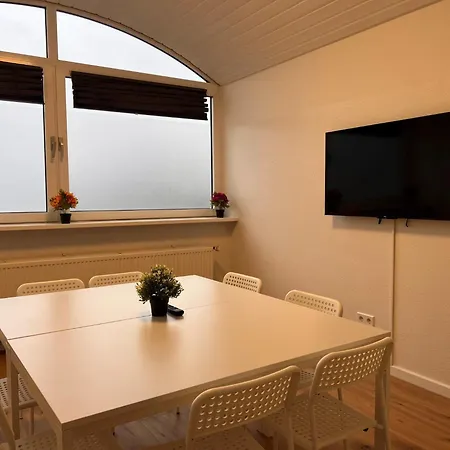 T&k - Comfortable 4 And 5 - 20min Fair Messe Cgn 奥弗拉特