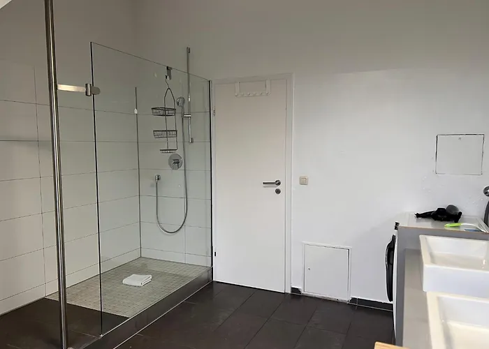 T&k - Comfortable 4 And 5 - 20min Fair Messe Cgn Overath