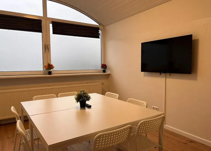 T&k - Comfortable 4 And 5 - 20min Fair Messe Cgn 奥弗拉特